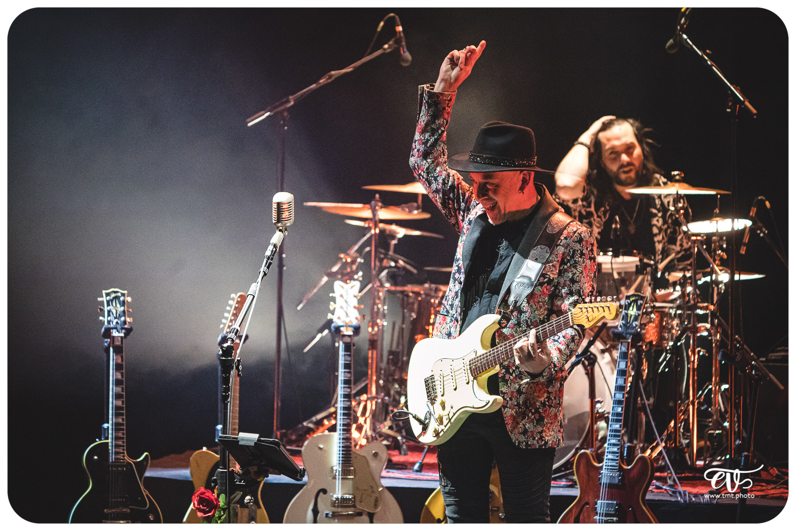 L'HISTOIRE DU ROCK EN 13 GUITARES